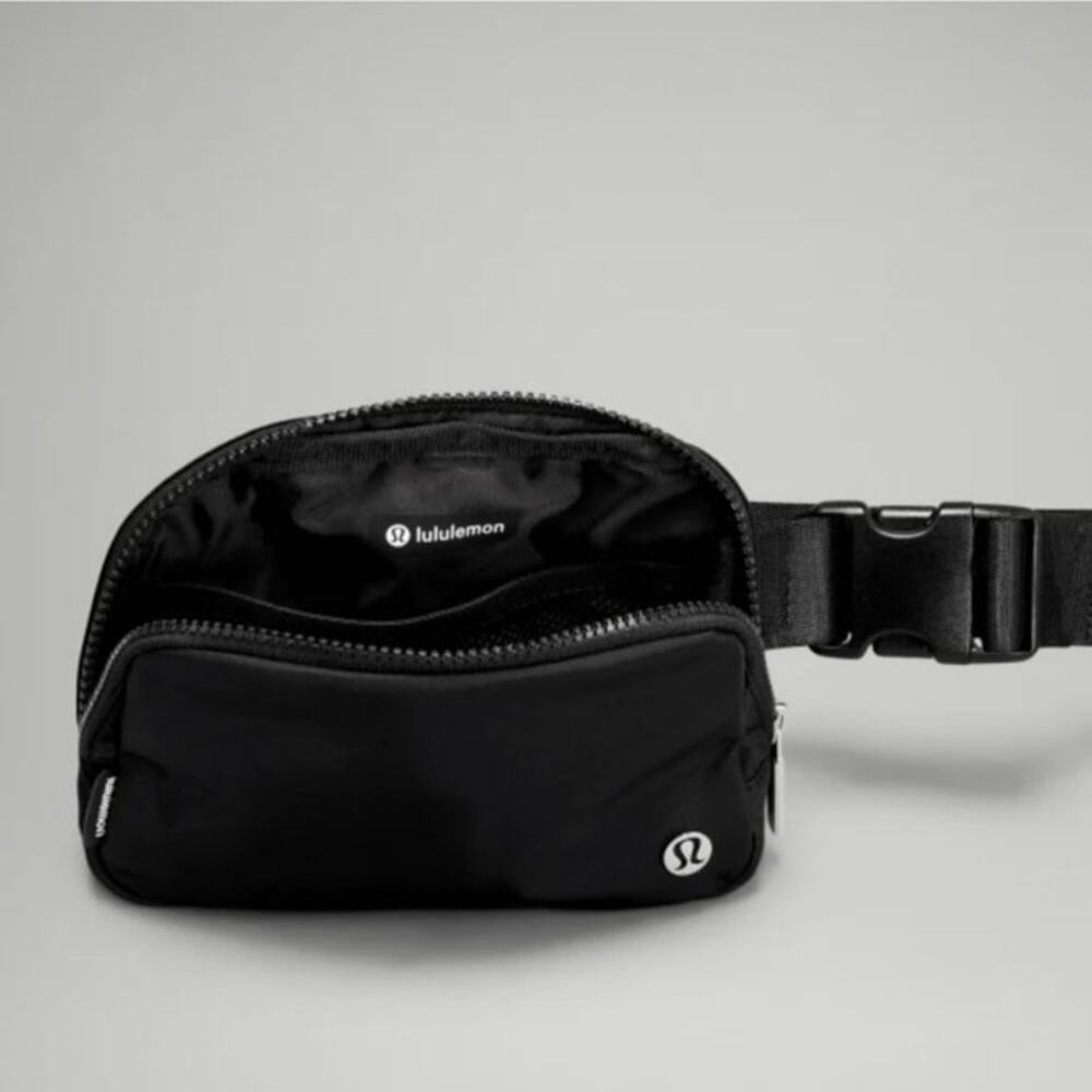 NWT Lululemon Everywhere Belt Bag 1L - Black OS - Picture 7 of 7